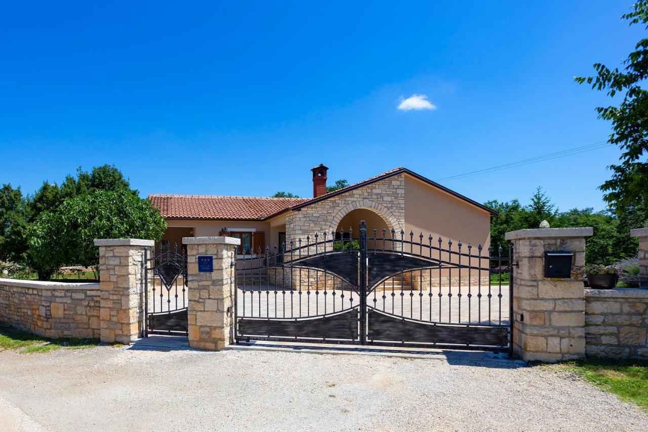 Villa Krizanci Žminj Exteriér fotografie